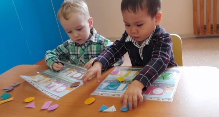 Ашық сабақ «Түстер әлемі». Құлпынай тобы